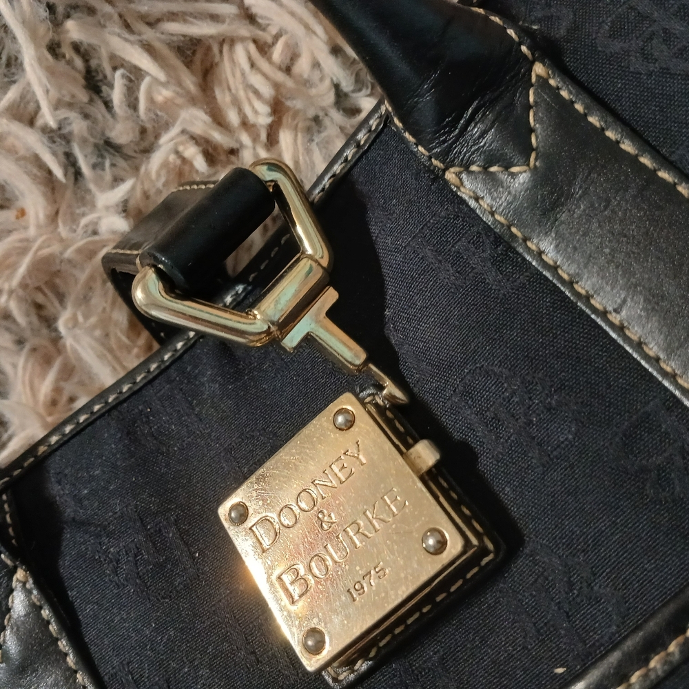 Dooney And Bourke Bag Classic - Picture 8 of 15